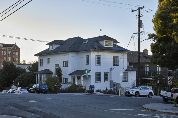 Oakland multifamily building